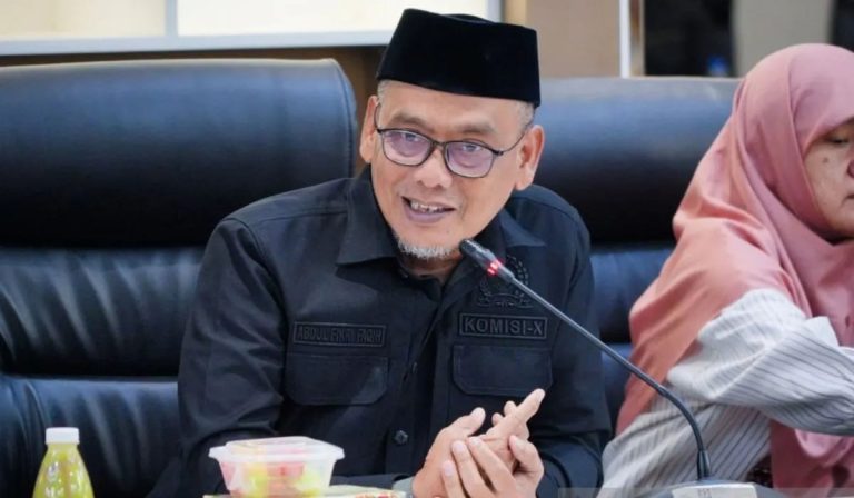 Anggota DPR RI Ingatkan Pemerintah: Rencana Bangun 10 Kampus Baru Butuh Kajian Super Cermat!