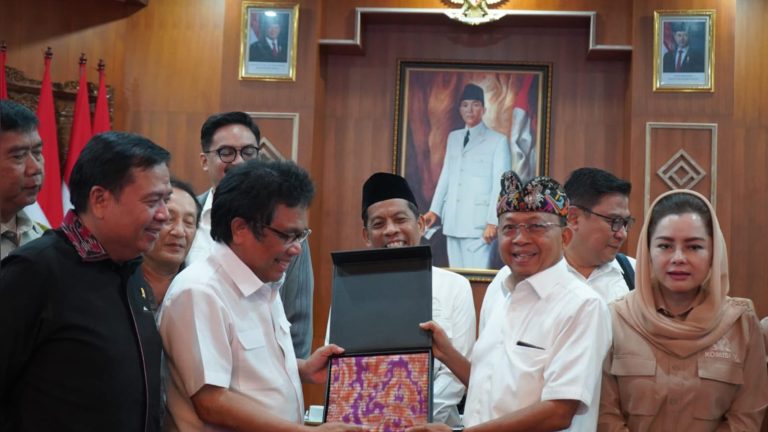 Solusi Baru Atasi Kemacetan: Komisi V DPR Dorong Pemerintah Hadirkan Bus Laut di Pulau Bali