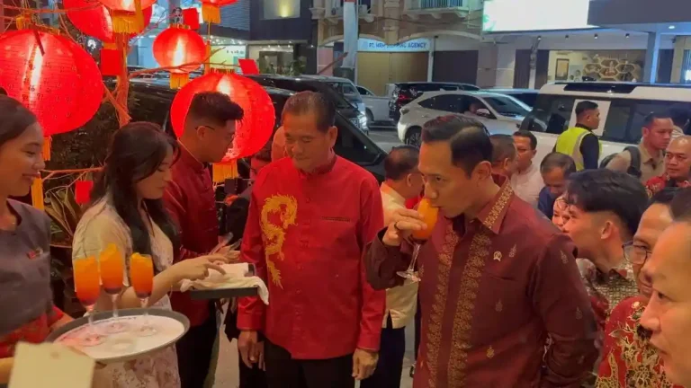 Kemeriahan Luar Biasa! Menko AHY Hadiri Perayaan Imlek di Kota Batam dan Ajak Warga Jaga Persatuan