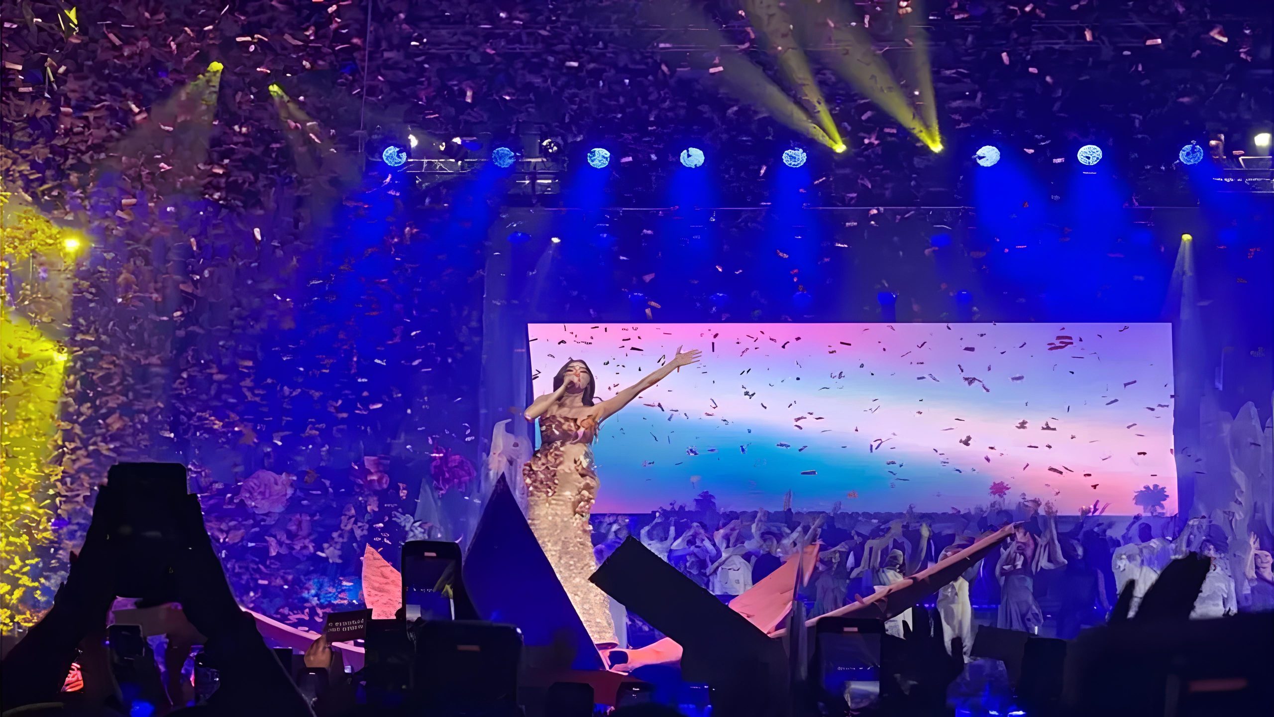 Suguhan Visual Elemen Alam Hingga Haru di Konser KOMA Mahalini: Perjalanan Estetika Sang Diva