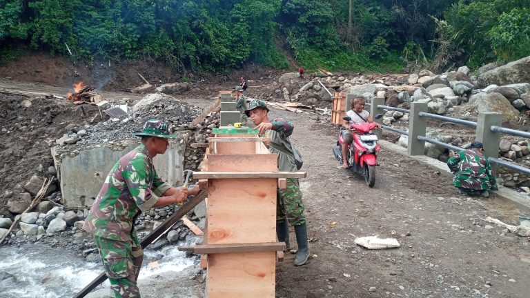 Akselerasi Pembangunan! TNI Kebut Pengerjaan Jembatan Aramco di Kawasan Danau Maninjau