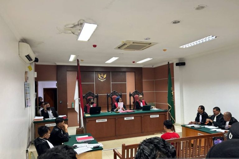 Air Mata Pecah di PN Batam: Terdakwa Sabu 2 Ton Mengaku Terjebak dan Minta Bebas dari Vonis Mati