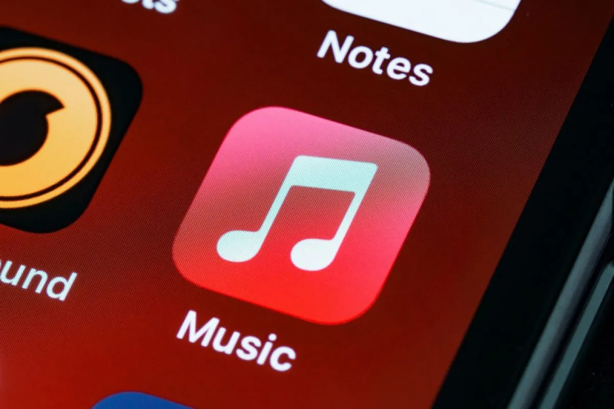 Jaga Keaslian Karya, Apple Music Segera Beri Label Transparansi pada Musik Buatan AI