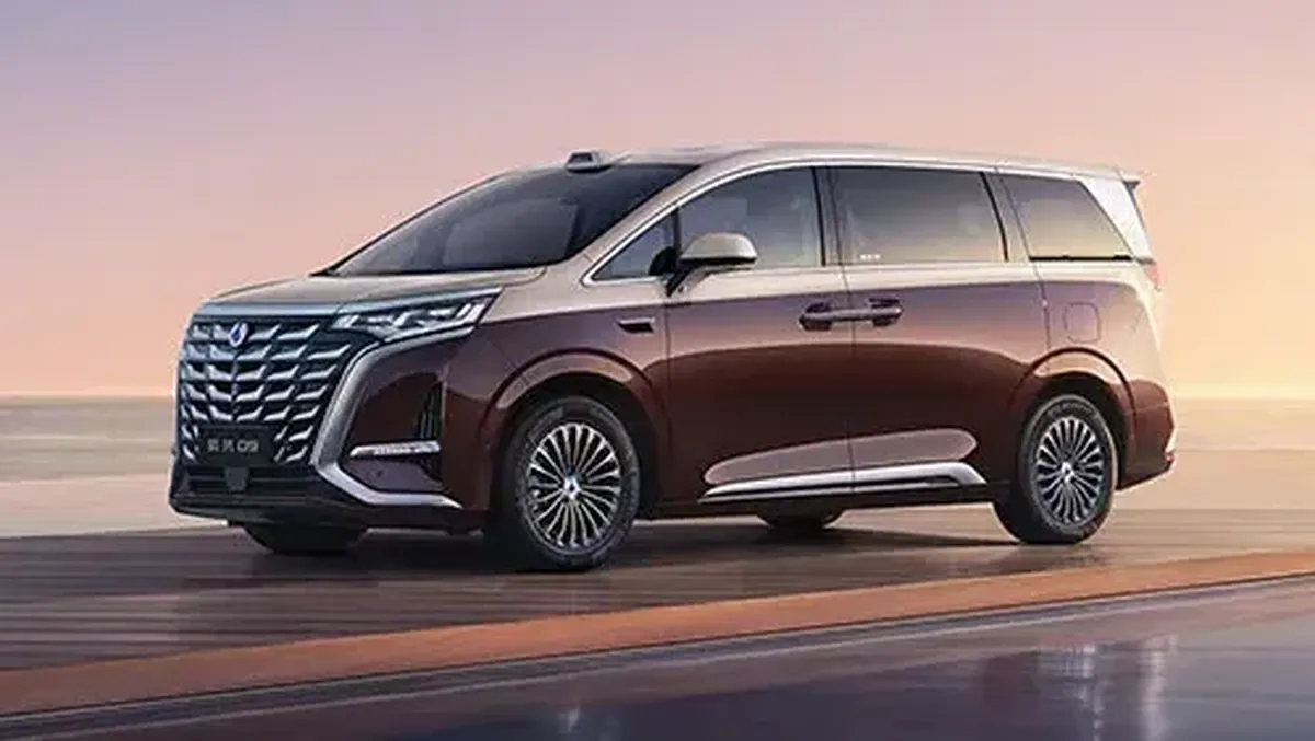 Denza D9 Terbaru Resmi Mengaspal: Tampilan Makin Berkelas dan Teknologi Pengisian Daya Super Kilat!