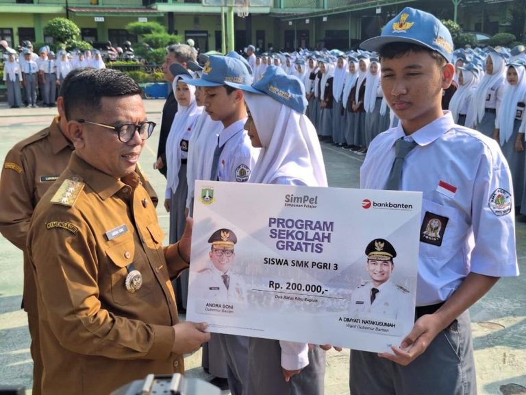 Revolusi Pendidikan! Andra Soni Pastikan Sekolah Gratis Jadi Kunci Atasi Anak Putus Sekolah