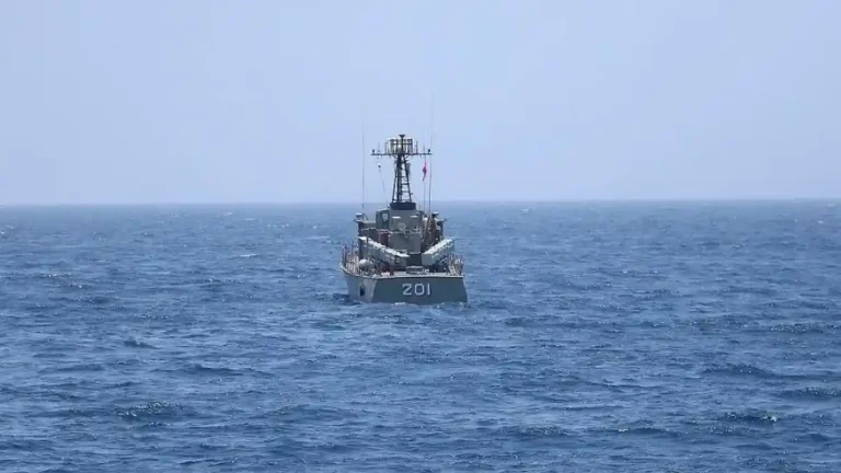 Ketegangan Memuncak di Samudra: IRIS Dena Karam oleh AS, Armada Iran Langsung Menuju Sri Lanka!