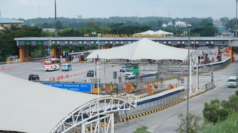 Gas Pol! Jasa Marga Perkuat Layanan Arus Balik di Ruas Tol Jakarta-Cikampek Demi Kenyamanan Pemudik