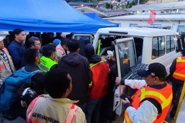 Kepulangan Terakhir: Jenazah Korban Penembakan di Tambang Freeport Menuju Jakarta