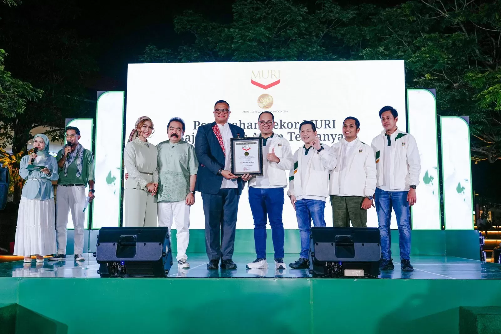 Sejarah Baru di Bulan Suci: Festival Kuliner Ramadan Sajikan 1.447 Porsi Opor, Pecahkan Rekor MURI!