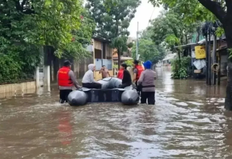 Jakarta Masih Terkepung Air: 46 RT Terendam Banjir Pagi Ini dengan Kedalaman 80 Centimeter