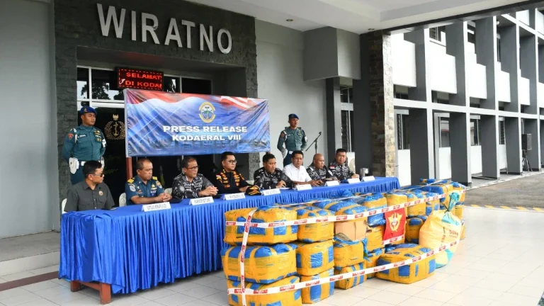 Aksi Heroik di Laut Utara: TNI AL Gagalkan Penyelundupan 1,4 Ton Sianida Asal Filipina!