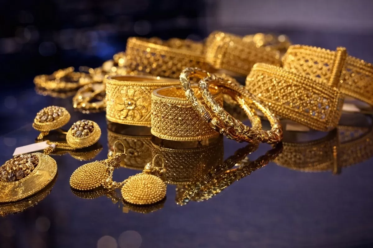Kejutan Pasar Global! Harga Emas Perhiasan Hari Ini 8 Maret 2026: Raja Emas dan Lakuemas Melonjak Drastis