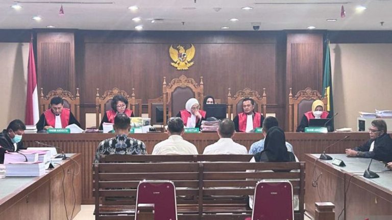 Majelis Hakim Vonis Eks Dirjen Kominfo Semuel Abrijani 6 Tahun Penjara Terkait Korupsi PDNS