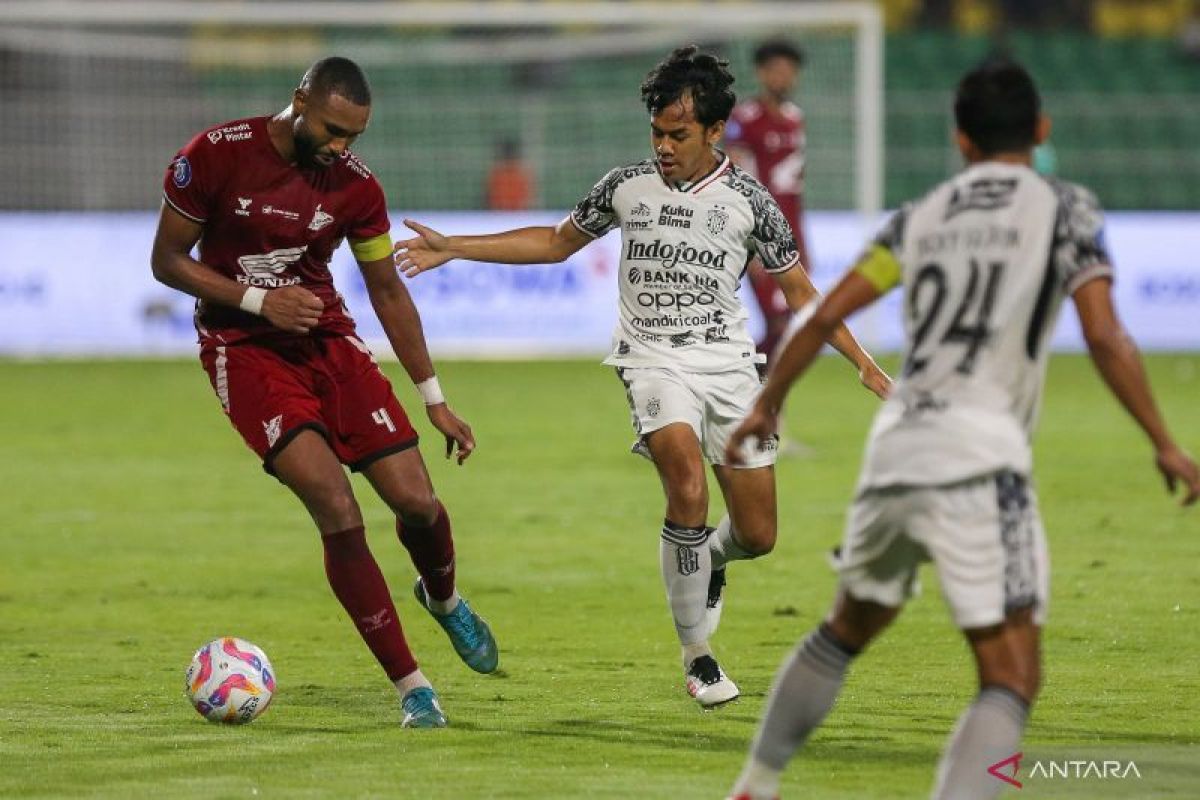 Drama di Batakan! PSM Makassar Gagal Taklukkan Persis Solo Meski Tampil Dominan