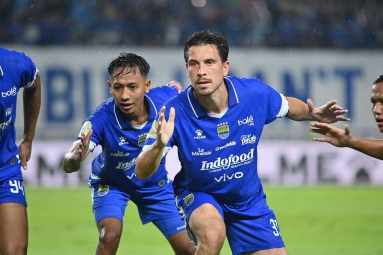 Semen Padang Vs Persib: Menanti Magis Bintang Timnas di Skuad Maung Bandung